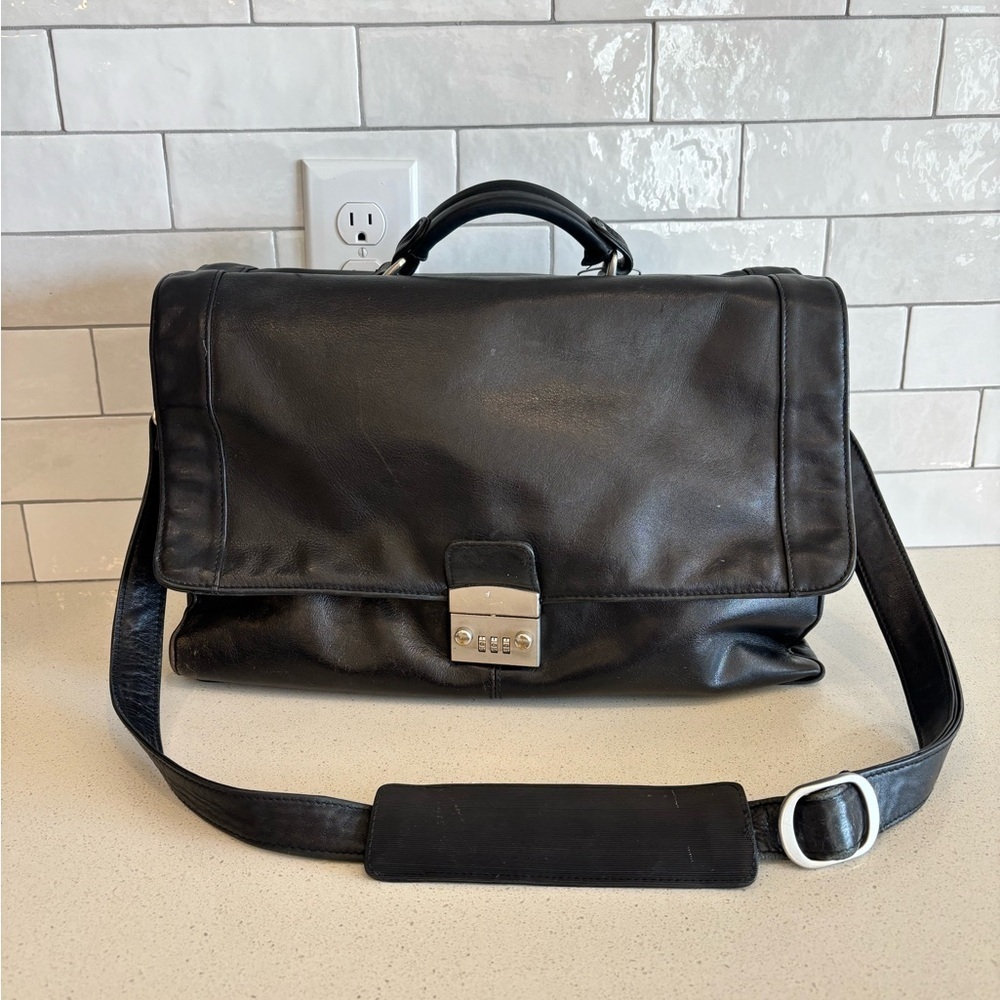 LE TANNEUR Briefcase Business Shoulder Bag Handbag Leather Black Lock EUC